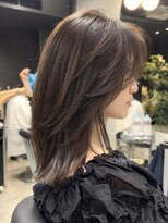 シティ(CITY)&nbsp;顔周りレイヤー×透明感グレージュミディ【CHICA】
