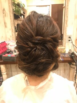 アリア(Aria) 【ドレスヘア】しっとりルーズアップ