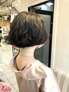ペネロープ(Penelope) ［新宿］ショートボブ/ボブ/パーマ/切りっぱなし　担当　夕島