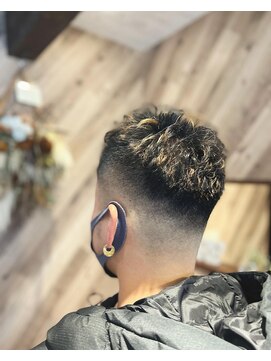 サーティーン(THIRTEEN) サッパリフェードカット