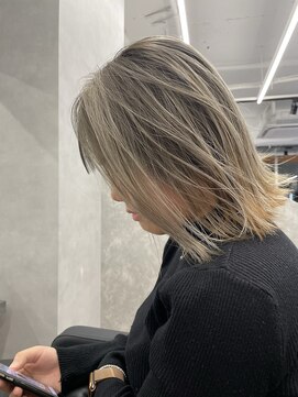 ジエクト カナウ(The Ect canow) 外ハネボブ　ハイライト　切りっぱなしボブ　モードヘア