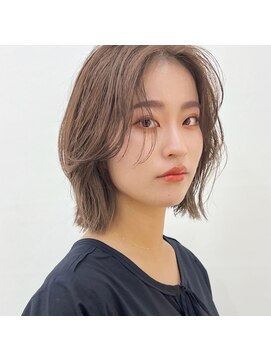 アフロートリノ(AFLOAT Leino) 小顔ヘルシーレイヤースタイル透明感カラー【修】20代30代40代