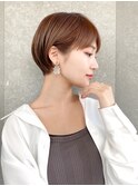 ショート×顔周り×前髪×シルキーベージュ×グレージュカラー