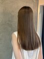 エディ(HEDI)&nbsp;髪質を活かしてシンプルなカットラインに！