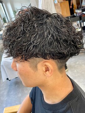 フゥ 宇都宮(FeU) 波巻きパーマツイストスパイラルパーマメンズマッシュパーマ