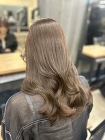 グレージュ×イヤリングカラー◎