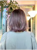 動きのあるボブ × ホワイトアッシュピンク