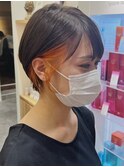 ベージュベースにオレンジのスパイス！春夏ショートで差をつけて