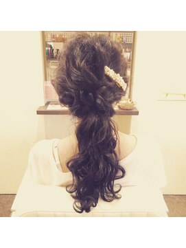 ブルームヘアー(BLOOM hair) ナチュラルヘアアレンジ