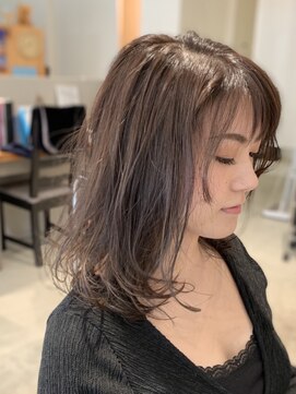 プールブー(Pour Vous) 大人可愛いミディーグレージュ