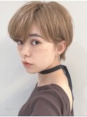 ショートヘア　マッシュショート　前髪長めショート　丸み　青山