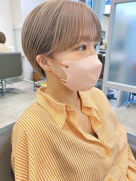 キートス(Kiitos) ○ミルクティーベージュ耳かけコンパクトマッシュショート