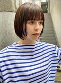ぷつっと前上がりボブ
