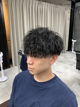 イーラ(era) ツイストスパイラルパーママッシュ刈り上げツーブロック