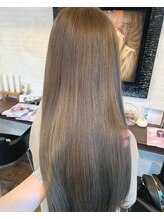 【ブリーチ毛にも対応◎】弱酸性の薬剤なので髪に優しく、美しいストレートに♪