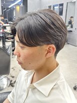 リード(REEED)&nbsp;センターパート縮毛矯正マッシュ刈り上げ毛流れツーブロック