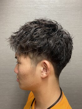 クロレ(Colorer)の写真/【南郷18丁目駅徒歩5分・駐車場5台】メンズcutと連動したパーマ技術は圧倒的再現性!価格以上の満足感を◎
