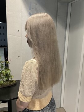 アコ(Aco) 淡いシルバーベージュ