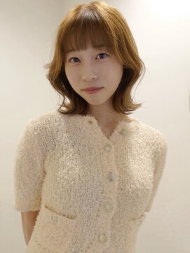 イェッカ パビル(YECCA pabil) 顔まわりレイヤーカットとカラー