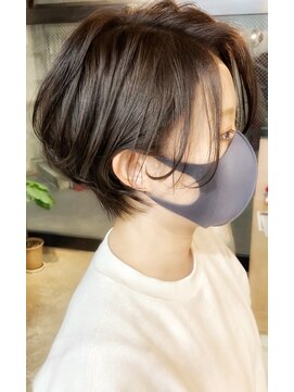 ショートオンリーサロントス(short only salon TOSS) 黒髪風くびれ耳掛けモンブラショート