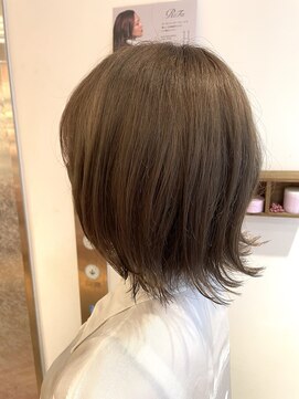 エクリボンヌ(equri bonne) 外はねボブ