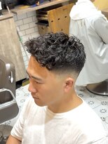 グルーマーズトウキョウ(GROOMER/S TOKYO)&nbsp;ショートハーパー　海外風　フェード　メンズパーマ