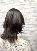 艶とまとまり重視のミディアムナチュラルカラー