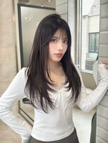 リリー(Lilley)&nbsp;羽エクステ/ナチュラル縮毛矯正/韓国ヘア/レイヤーカット