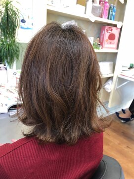 ビーズアモール 大府店(B's amor) 肩上切りっぱなしボブ