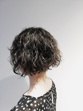 アディクト 綾瀬(ADDICT) 【ADDICT_YUKI】センシュアルショート_スパイラル_コントラスト