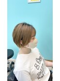 ショートボブ