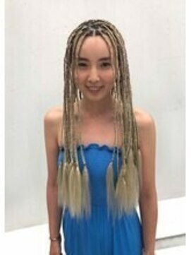 ラブ ロック Love' Lock ブレイズ・エクステ、成人式、成人式ヘア、コーンロウ