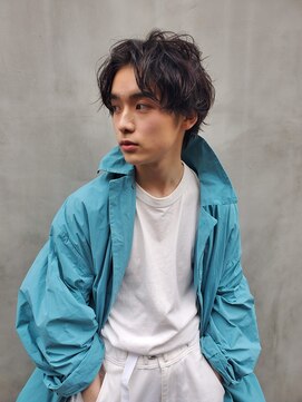 ガーランド (Garland) 黒髪アッシュブラック×ソフトツイストパーマ