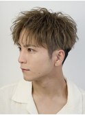 ハイライトミルクティーベージュツーブロックメンズマッシュ