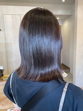 イーズヒュウ(ease HUE.) 透け感たっぷりの透明感チョコレートブラウン