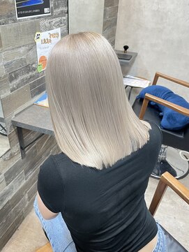 リエンス(RIENS) 【RIENS】ホワイトベージュ×馬越麗奈