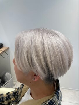 ニカ(NIKA) ホワイトシルバー/ホワイトブロンド/韓国マッシュ