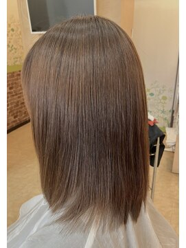 カットハウス はさみの部屋 ミディアムストレート/縮毛矯正/大きめうねり/質感調整/前髪あり