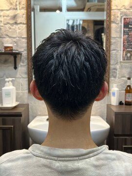 ゲネシス(GENESiS) 刈り上げショートスタイル