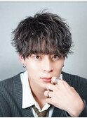 ラウンドマッシュ/縦落ちシャドウ/縦落ちツイスパ/横浜駅