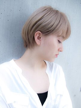 ルティア(Lutia) ダブルカラー 小顔ヘア