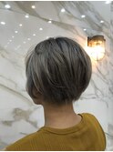ハイトーングレージュ