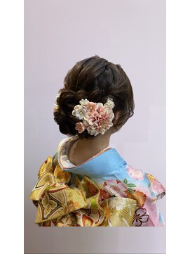 ヘアープロデュース ラピセット 松山(Lapset) 20代成人式卒業式向け♪ナチュラルカラー編み込みシニヨン