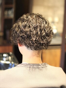 キングスマン トウキョウ(KINGSMAN TOKYO) 束感/ハイライト/波巻き/マッシュパーマ<理容室><多摩センター>