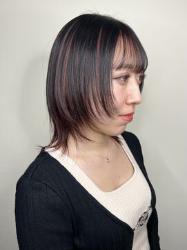 グラッド(GLAD.) ピンクカラーウルフカットインナーカラー顔まわりレイヤーカット
