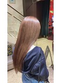 ピンクベージュ