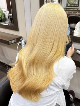 ヘアーアンドメイク ビス(HAIR&MAKE bis) 色落ちしないホワイトブロンド♪【唐木彩華】
