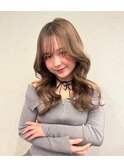 ロング顔周りレイヤー韓国風ブリーチ王道ベージュカラー