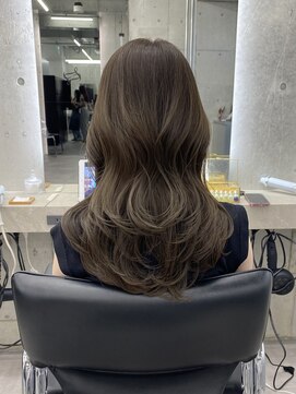 ローレン(Lolen.) オリーブグレージュ×レイヤーカット sayuri