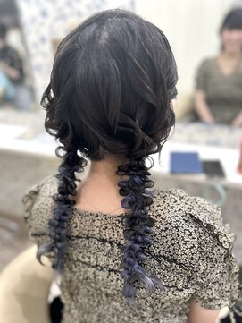 サクララ(Sakura la) 編み下ろしツイン/編み下ろしポニー/ミディアムヘア/参列ヘア/